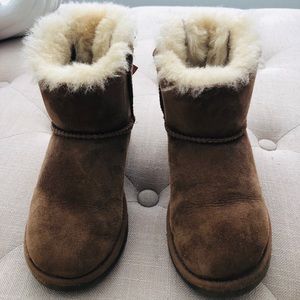 Ugg’s USA size 1